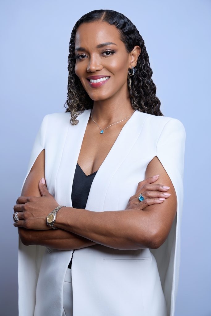 Tracy Andrade: La Voz Latina que Llevó su “Mentalidad de Acero” hasta Harvard